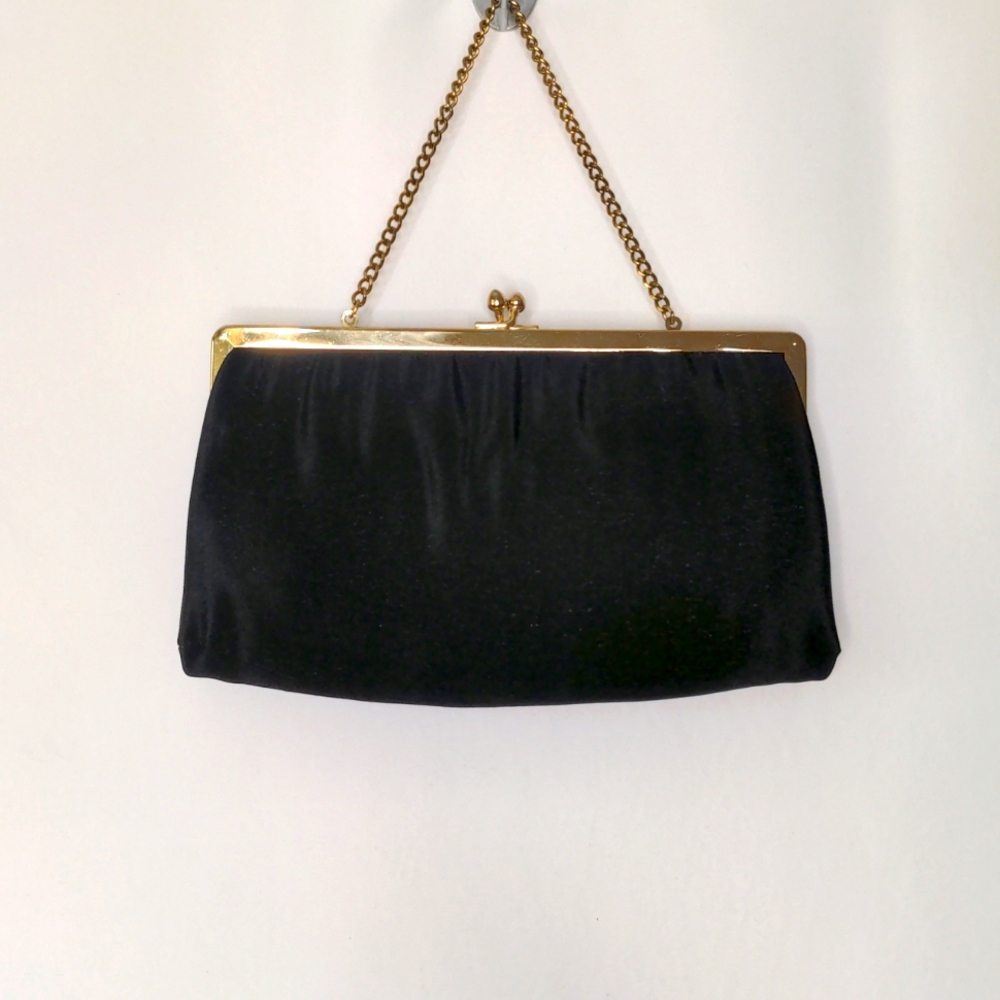 Vintage Small Black Chain Strap Purse w/ clasp carried as wristlet or clutch
